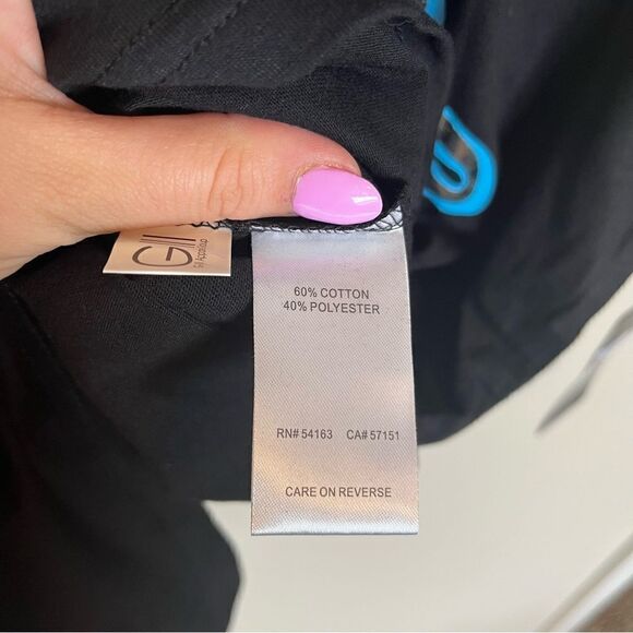 NFL Women’s Carolina Panthers V neck Tee - Picture 8 of 10